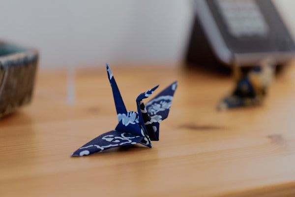 Are Japanese Crafts Too Heavy as Gifts?Why They Continue to Be Chosen for International Gifting
