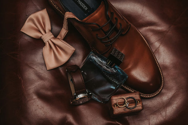 How to Choose Japanese Leather Accessories for Winter Gifts (Beyond Wallets)