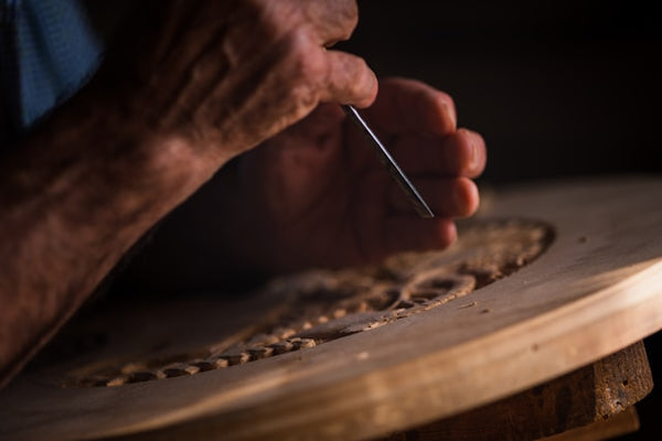 How Is Small-Batch Japanese Craft Different From Mass Production?The Decision Criteria Behind Choosing Artisan-Made Goods