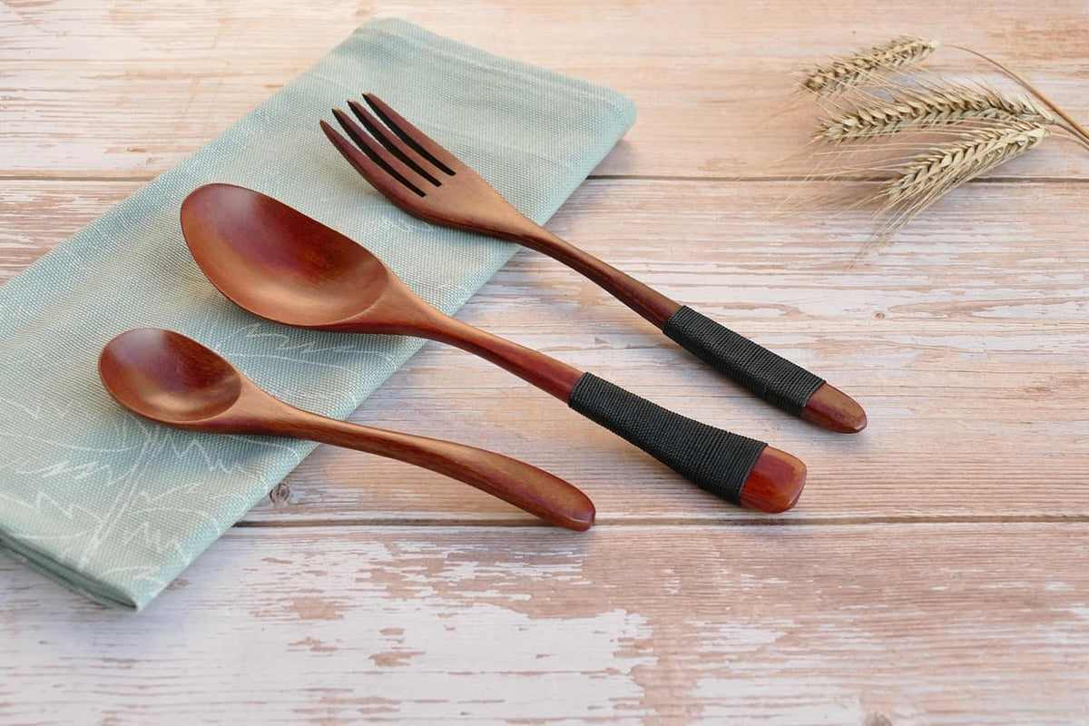 Are Wooden Cutlery Hygienic? How Oil Finish, Hardness, and Wood Species Influence Durability