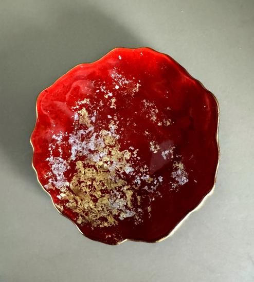Vermilion gold leaf rim plate, top view