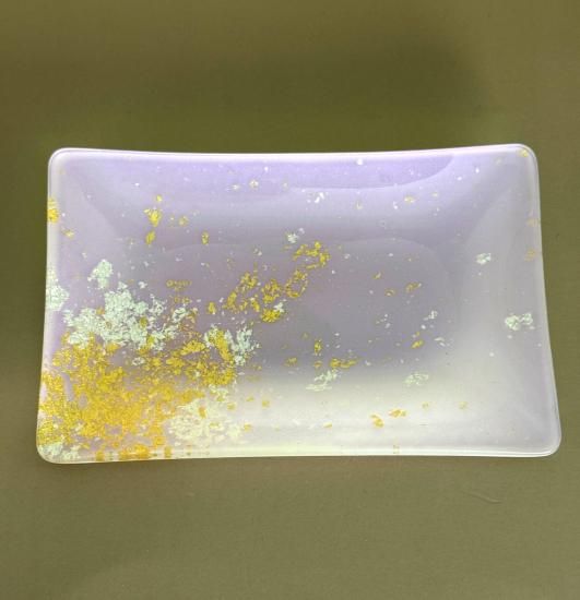 Gold leaf small rectangular lacquer glass plate: FATA purple plate, top view
