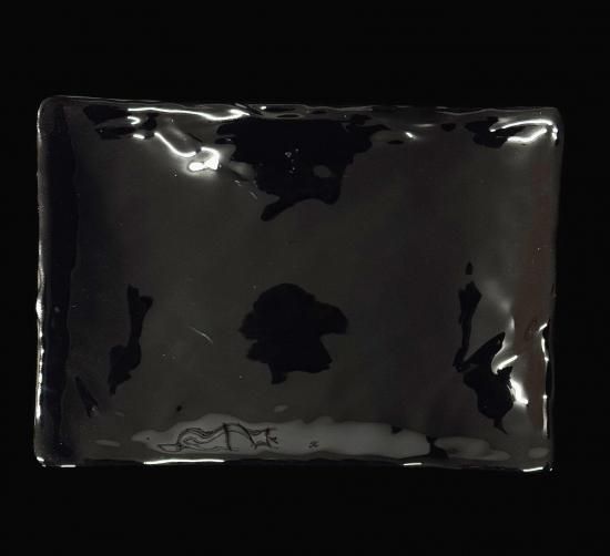MINAMO long rectangular dish in red black, top view